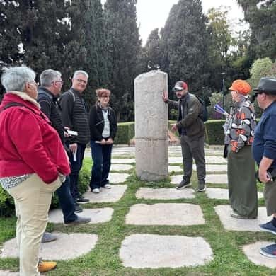 Group on a guided walk in the historic center of Málaga