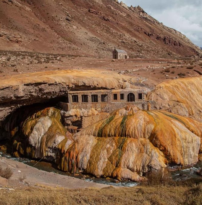 The natural stone bridge of Puente del Inca
