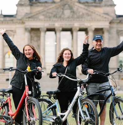 Berlin: Highlights of Berlin Guided Bike & E-Bike Tour