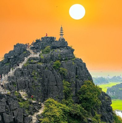 Ninh Binh Day Trip from Hanoi with Tam Coc or Trang An & Mua Cave