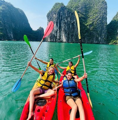 Hanoi: Ha Long Bay Day Cruise with Lunch, Cave & Kayaking