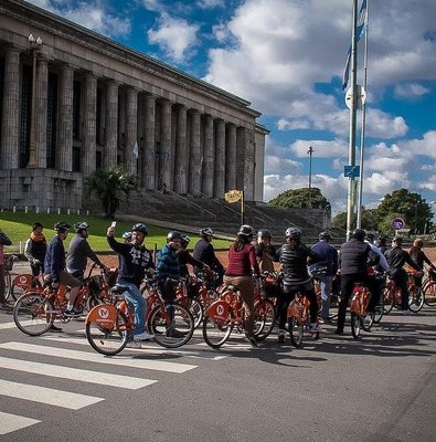 Buenos Aires Bike Tour: North Districts, Recoleta and Palermo