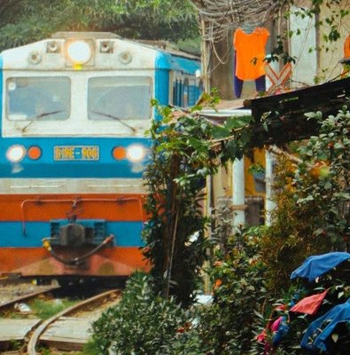 Hanoi Walking Street Food Tour with Train-Street Visit