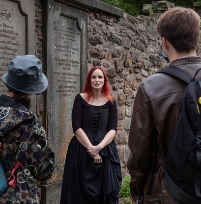Haunted Vaults and Graveyard Walking Tour in Edinburgh